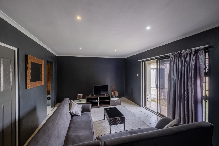 6 Bedroom Property for Sale in Summerstrand Eastern Cape